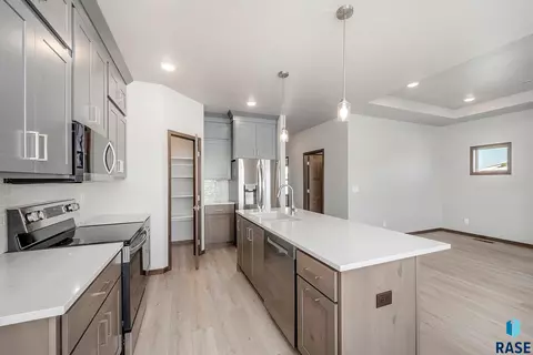 2308 E Tinley St, Brandon, SD 57005 photo 4