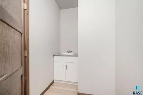 2308 E Tinley St, Brandon, SD 57005 photo 20