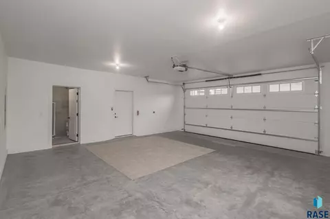1807 S Daylight Dr, Sioux Falls, SD 57110 photo 35
