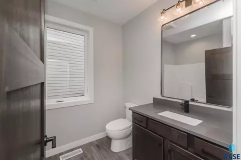 1807 S Daylight Dr, Sioux Falls, SD 57110 photo 29
