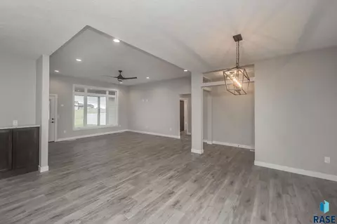 1807 S Daylight Dr, Sioux Falls, SD 57110 photo 15