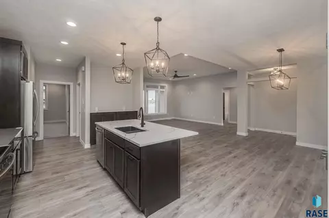 1807 S Daylight Dr, Sioux Falls, SD 57110 photo 10