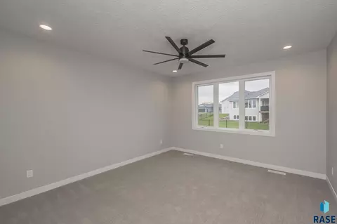 1807 S Daylight Dr, Sioux Falls, SD 57110 photo 23