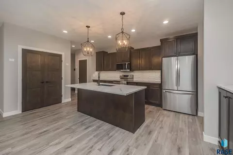1807 S Daylight Dr, Sioux Falls, SD 57110 photo 6