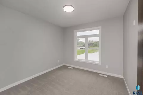 1807 S Daylight Dr, Sioux Falls, SD 57110 photo 30