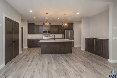1807 S Daylight Dr, Sioux Falls, SD 57110 photo 11