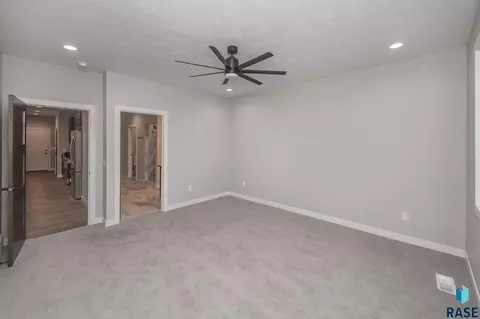 1807 S Daylight Dr, Sioux Falls, SD 57110 photo 22