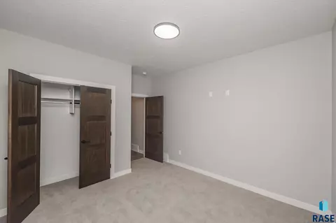 1807 S Daylight Dr, Sioux Falls, SD 57110 photo 27