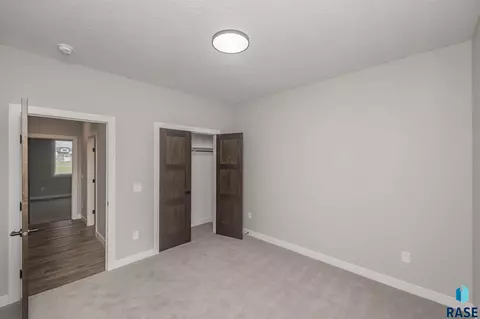 1807 S Daylight Dr, Sioux Falls, SD 57110 photo 25