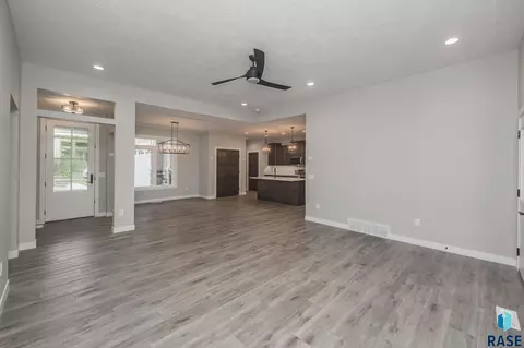 1807 S Daylight Dr, Sioux Falls, SD 57110 photo 14
