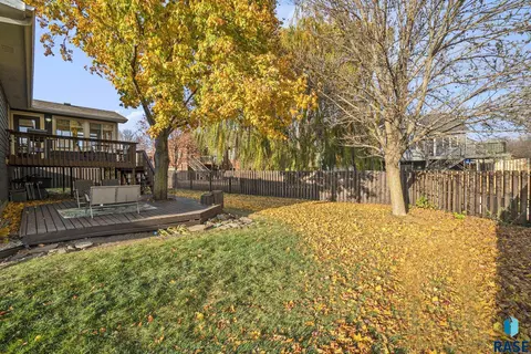 1018 NE 8th St, Madison, SD 57042 photo 6