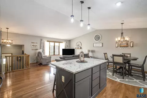 1018 NE 8th St, Madison, SD 57042 photo 14