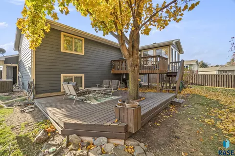 1018 NE 8th St, Madison, SD 57042 photo 4