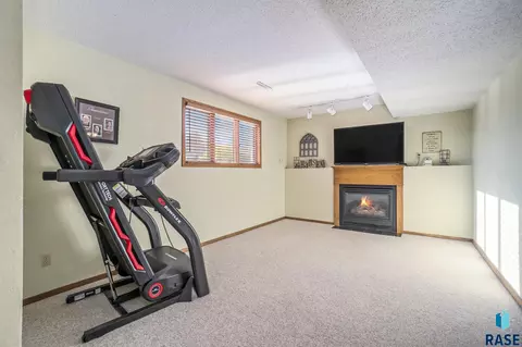 1018 NE 8th St, Madison, SD 57042 photo 23