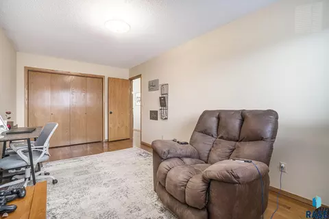 1018 NE 8th St, Madison, SD 57042 photo 21