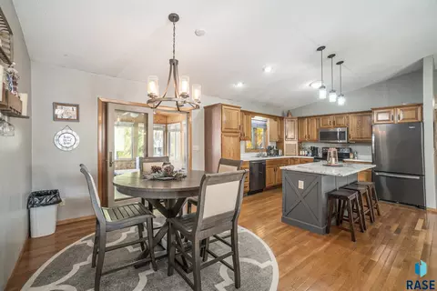 1018 NE 8th St, Madison, SD 57042 photo 12