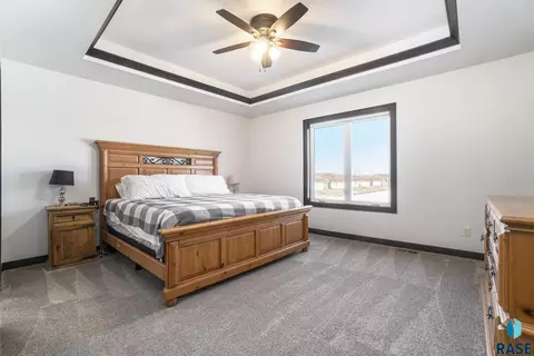 5700 E Meadow Oak Cir, Sioux Falls, SD 57110 photo 14