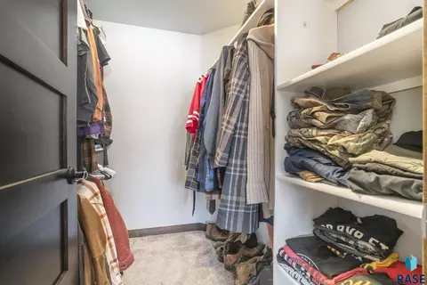 5700 E Meadow Oak Cir, Sioux Falls, SD 57110 photo 15