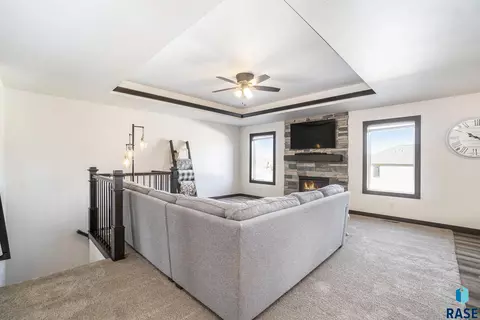 5700 E Meadow Oak Cir, Sioux Falls, SD 57110 photo 5