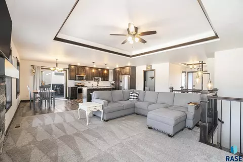 5700 E Meadow Oak Cir, Sioux Falls, SD 57110 photo 6