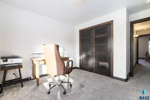 5700 E Meadow Oak Cir, Sioux Falls, SD 57110 photo 18