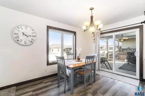 5700 E Meadow Oak Cir, Sioux Falls, SD 57110 photo 7