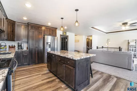 5700 E Meadow Oak Cir, Sioux Falls, SD 57110 photo 10