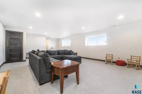 5700 E Meadow Oak Cir, Sioux Falls, SD 57110 photo 27