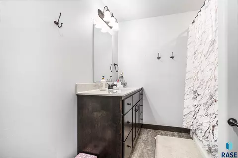 5700 E Meadow Oak Cir, Sioux Falls, SD 57110 photo 25