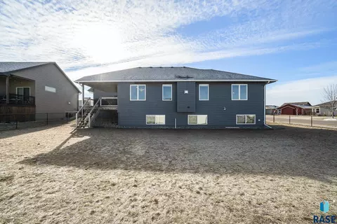 5700 E Meadow Oak Cir, Sioux Falls, SD 57110 photo 34
