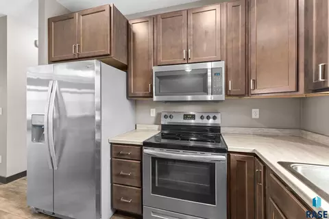 232 E Residence Pl, Sioux Falls, SD 57104 photo 5