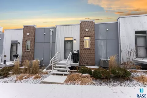 232 E Residence Pl, Sioux Falls, SD 57104 photo 17