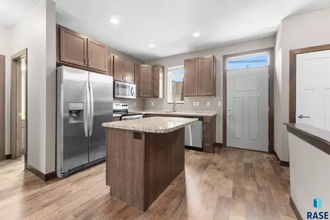 232 E Residence Pl, Sioux Falls, SD 57104 photo 4