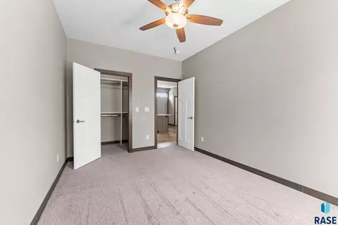 232 E Residence Pl, Sioux Falls, SD 57104 photo 10