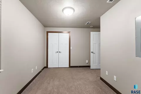 232 E Residence Pl, Sioux Falls, SD 57104 photo 14