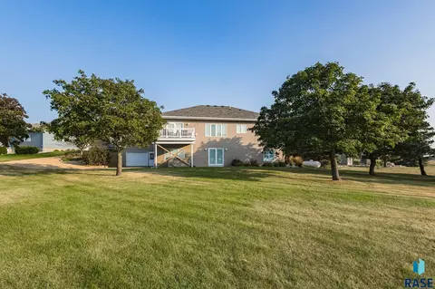 105 1st St, Chester, SD 57016 photo 5