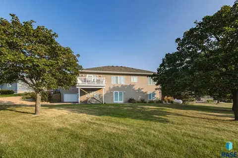105 1st St, Chester, SD 57016 photo 4