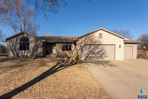 2508 E Marson Dr, Sioux Falls, SD 57103 photo 2