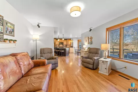 2508 E Marson Dr, Sioux Falls, SD 57103 photo 4