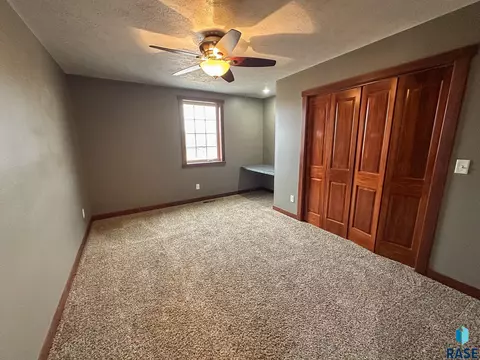 302 E 7th St, Hills, MN 56138 photo 21