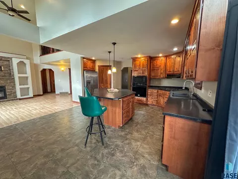 302 E 7th St, Hills, MN 56138 photo 11