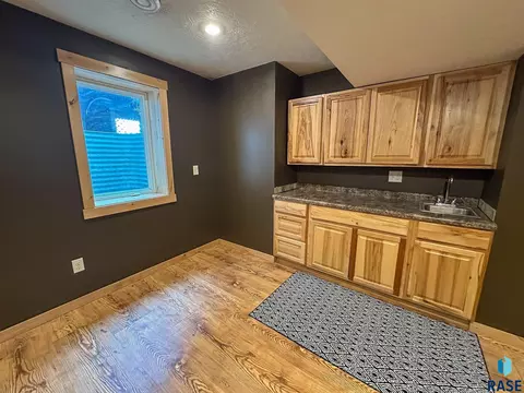 302 E 7th St, Hills, MN 56138 photo 36
