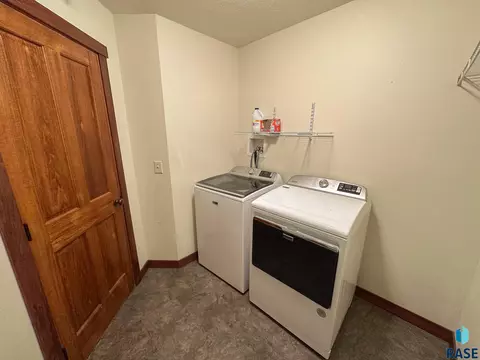 302 E 7th St, Hills, MN 56138 photo 24