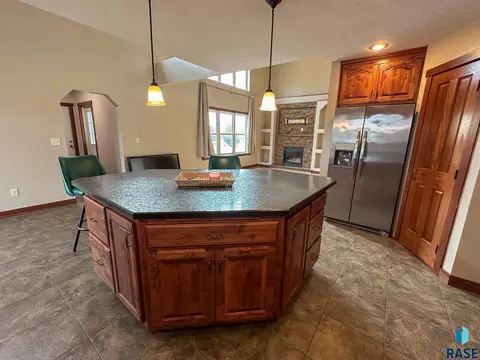 302 E 7th St, Hills, MN 56138 photo 10
