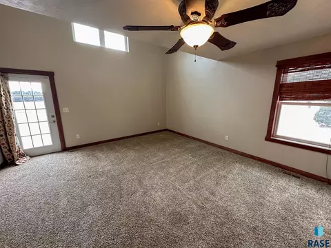 302 E 7th St, Hills, MN 56138 photo 27