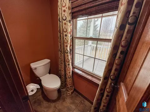 302 E 7th St, Hills, MN 56138 photo 42