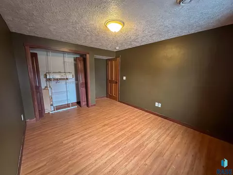 302 E 7th St, Hills, MN 56138 photo 32