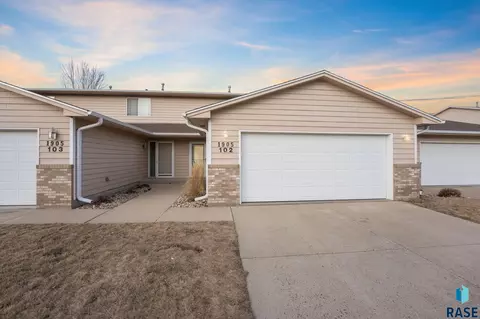 1905 S Sertoma Ave #102, Sioux Falls, SD 57106