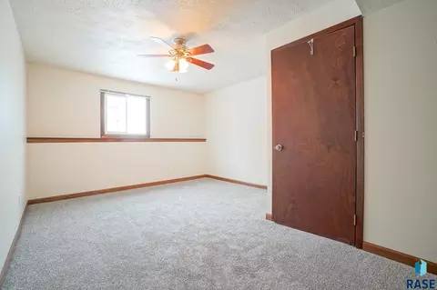 5105 S Drexel Dr, Sioux Falls, SD 57106 photo 13