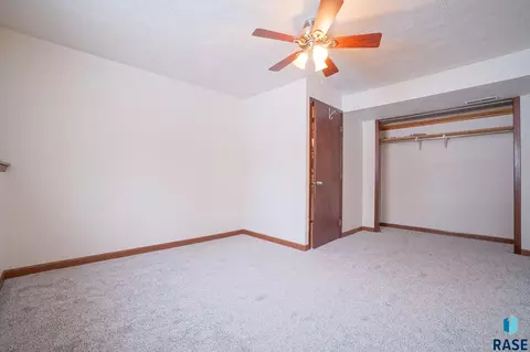 5105 S Drexel Dr, Sioux Falls, SD 57106 photo 14